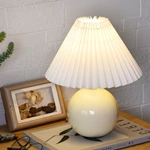 European Style Ceramic Pleated Table Lamp