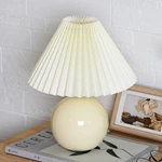 European Style Ceramic Pleated Table Lamp