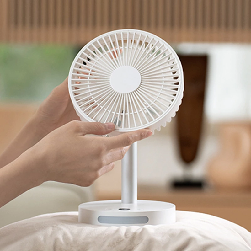 Stay Cool This Summer with Our Ultimate Desktop Fan - A Game Changer for Your Workspace!