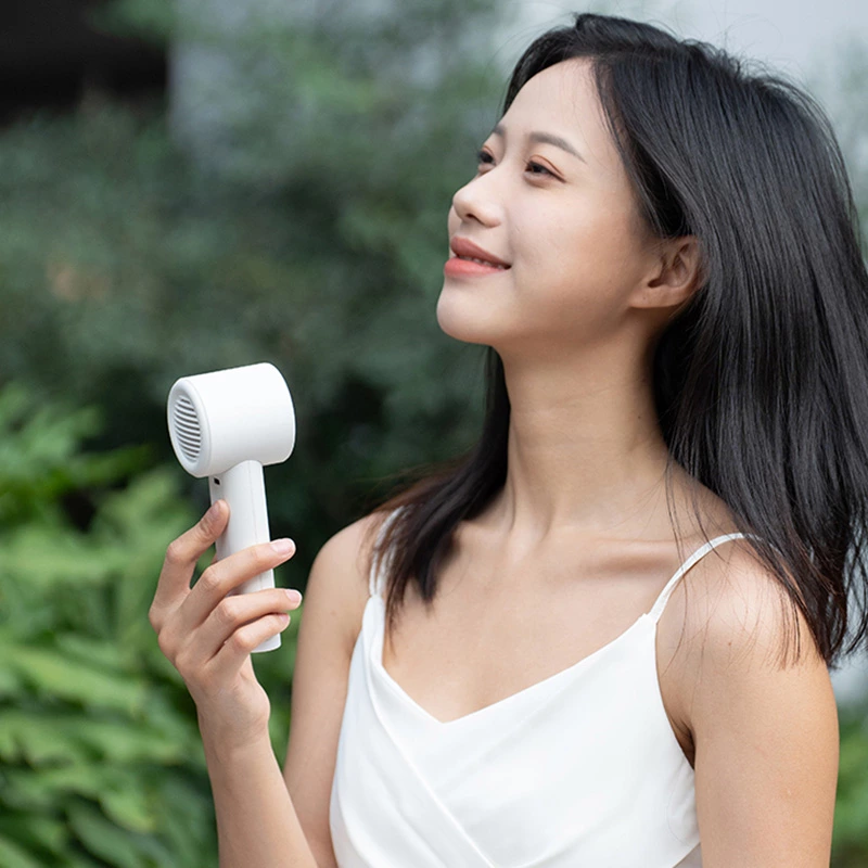 A must-have for summer! This high-speed handheld fan allows you to enjoy coolness anytime, anywhere