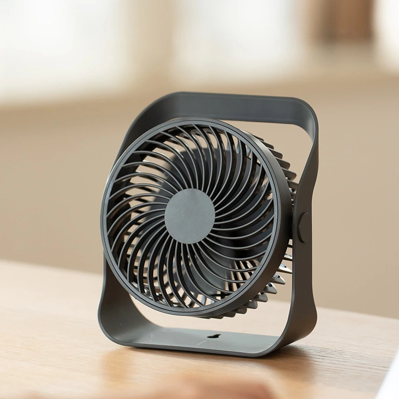 Why is this multifunctional desk fan a small-space savior? — A cooling experience for all occasions, from the apartment to the outdoors
