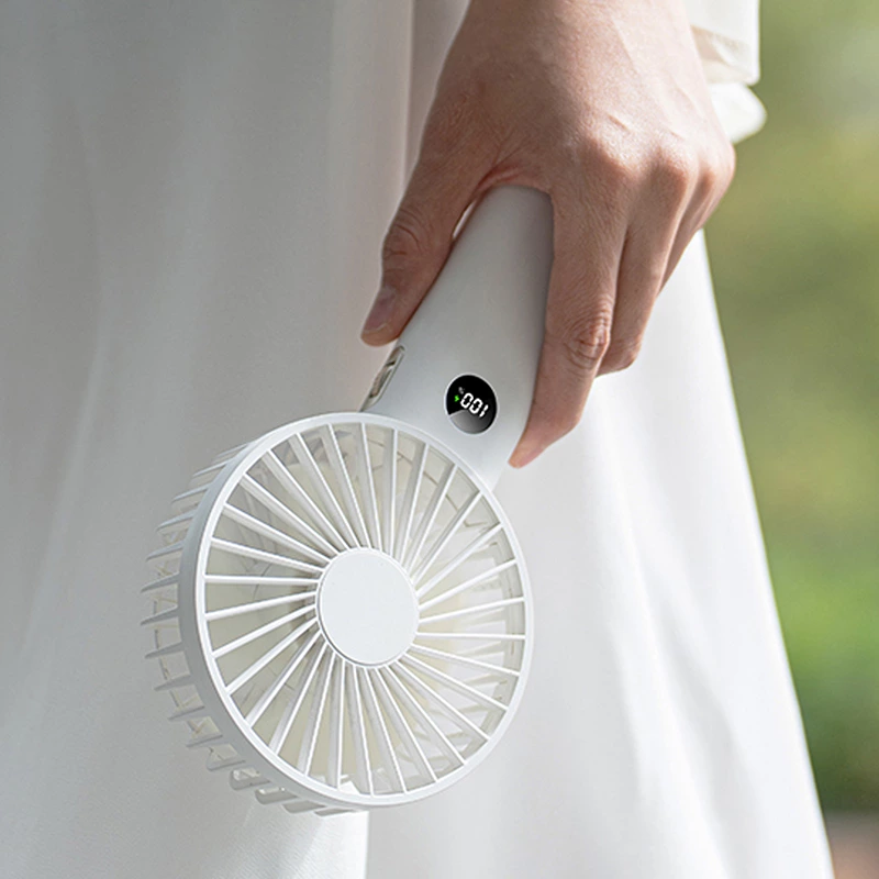 This handheld fan with a nightlight combines cooling and illumination – a hands-on recommendation from moms and campers