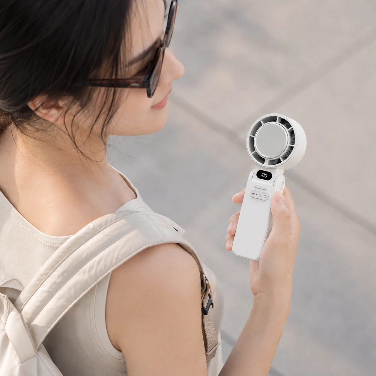 KC-F57 High-Speed Handheld Cooling Fan with Extra-Large Cooling Plate